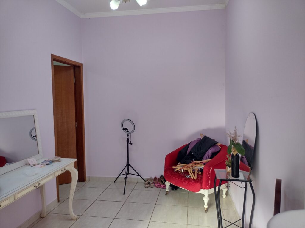 Vende-se Casa c/ edícula + salão na Vila Maceno $ 450.000,00