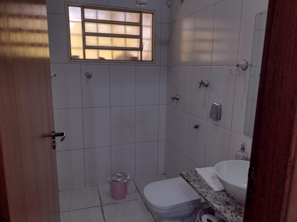 Vende-se Casa c/ edícula + salão na Vila Maceno $ 450.000,00