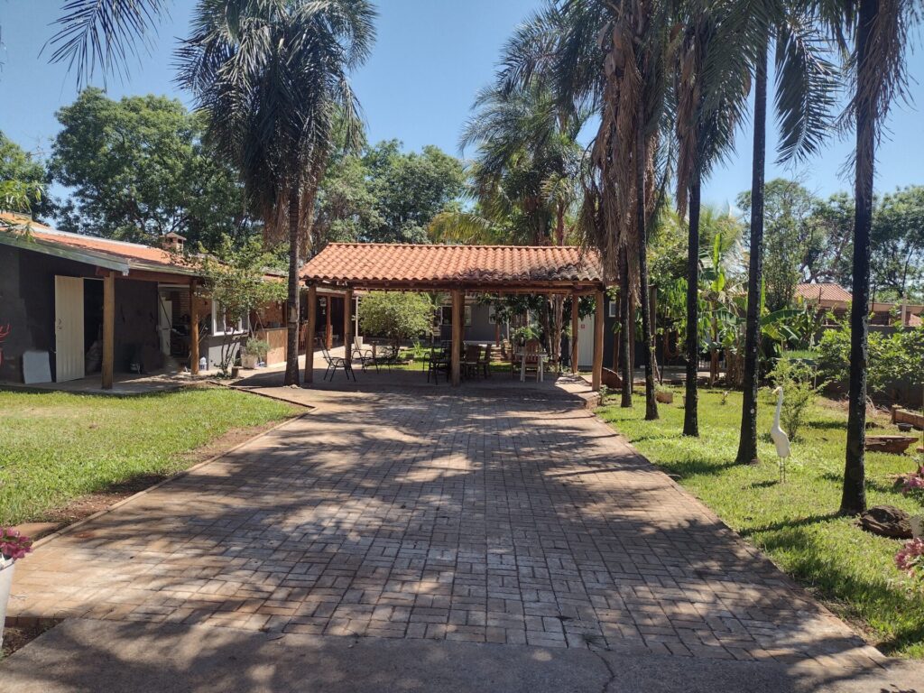 Vende-se Chácara Cond. Fechado Bacuri $ 900.000,00