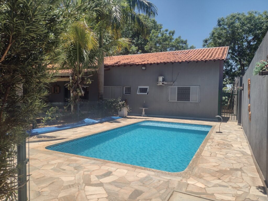 Vende-se Chácara Cond. Fechado Bacuri $ 900.000,00