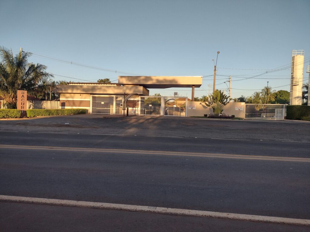 Vende-se Chácara Cond. Fechado Bacuri $ 900.000,00