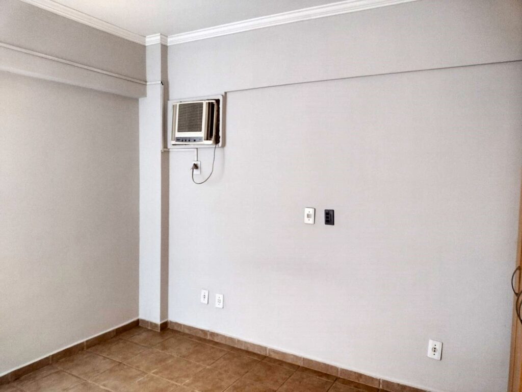 Vende-se apto de 1 dormitório a 200 metros do Shopping Plaza $ 200.000,00