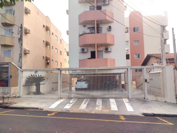 Vende-se apto de 1 dormitório a 200 metros do Shopping Plaza $ 200.000,00