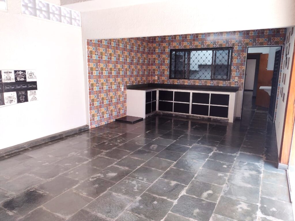 Vende-se casa no Jd. Bosque $ 395.000,00