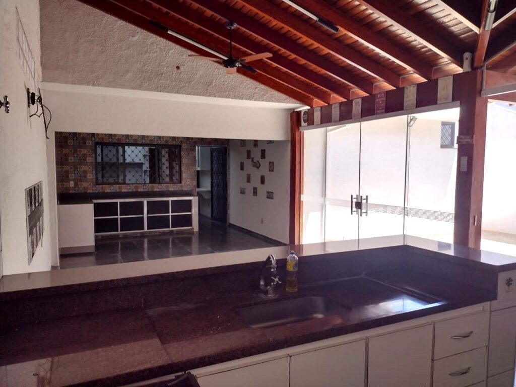 Vende-se casa no Jd. Bosque $ 395.000,00