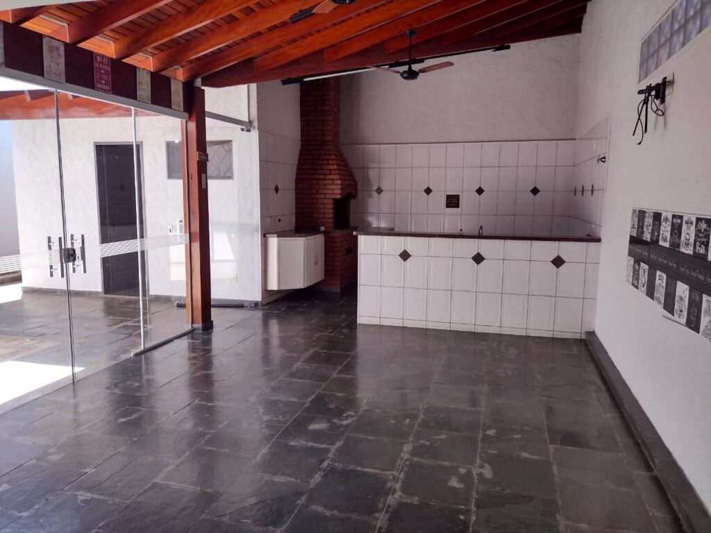 Vende-se casa no Jd. Bosque $ 395.000,00