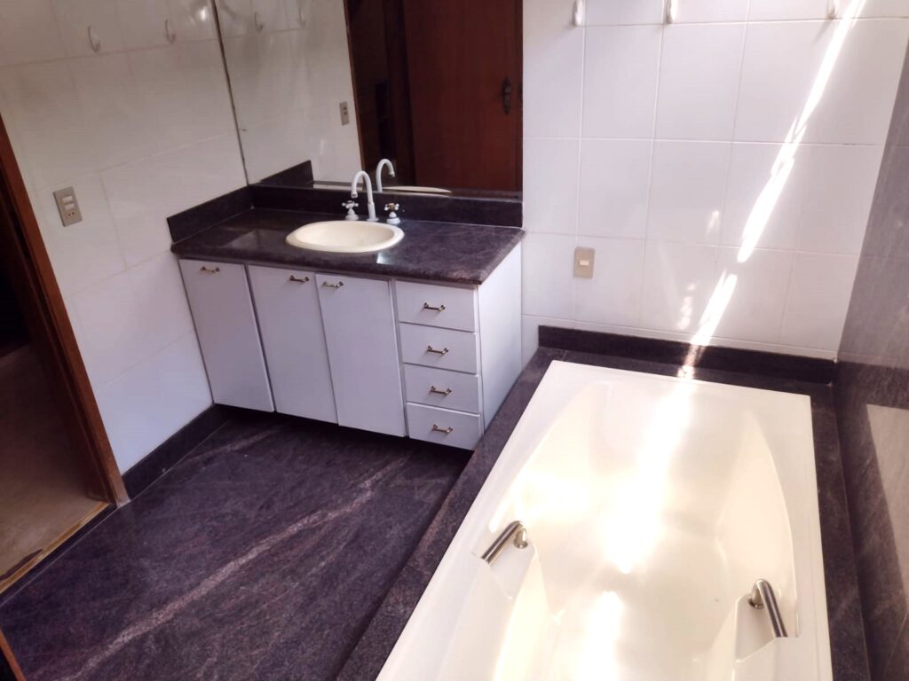 Vende-se casa no Jd. Bosque $ 395.000,00