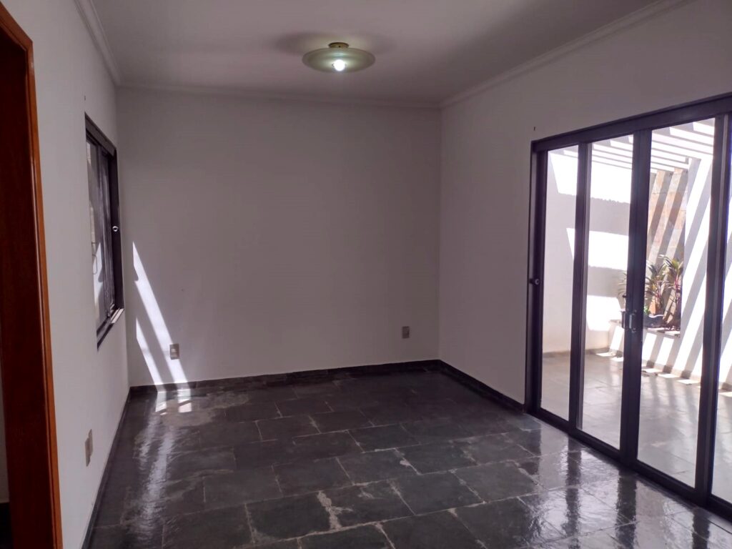 Vende-se casa no Jd. Bosque $ 395.000,00