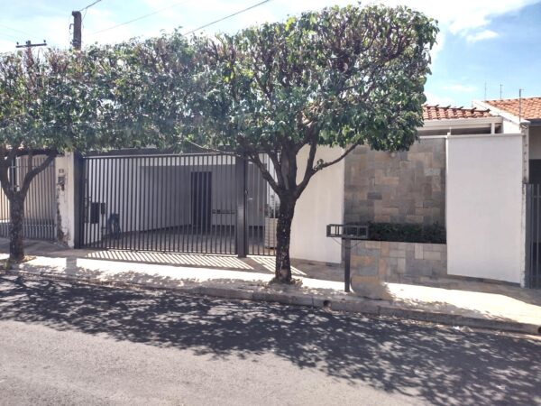 Vende-se casa no Jd. Bosque $ 395.000,00