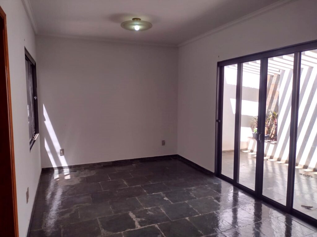 Vende-se casa no Jd. Bosque $ 395.000,00