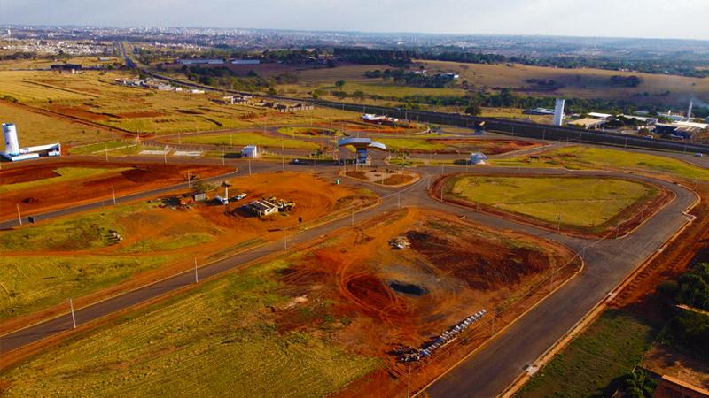 Vende-se Terreno Comercial/Industrial $ 370.000,00 Vende-se Terreno Comercial/Industrial $ 370.000,00