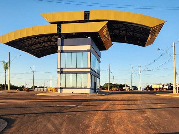 Vende-se Terreno Comercial/Industrial $ 370.000,00