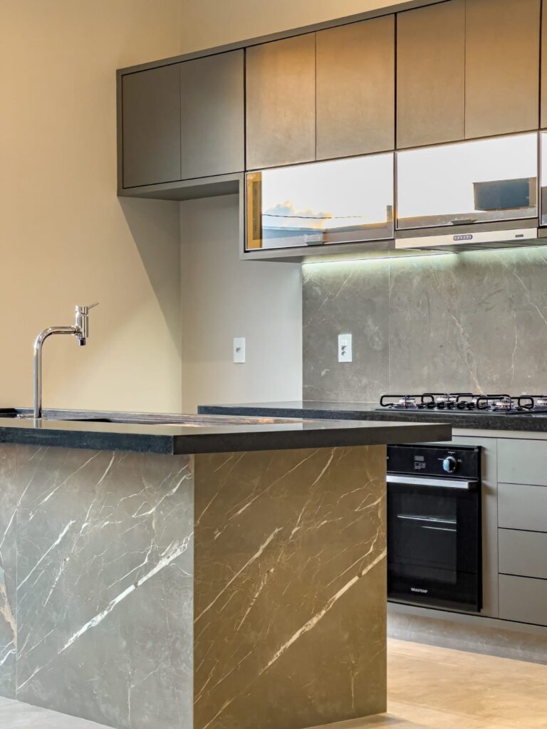 Vende-se casa cond. Maria Júlia $ 1.200.000,00