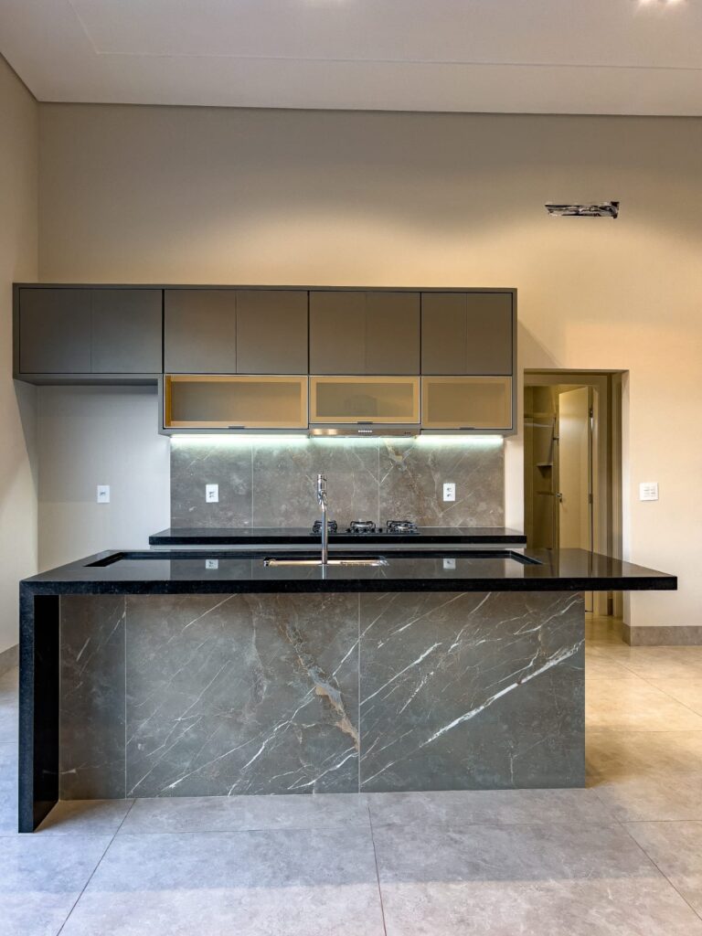 Vende-se casa cond. Maria Júlia $ 1.200.000,00