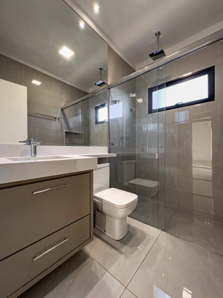 Vende-se casa cond. Maria Júlia $ 1.200.000,00