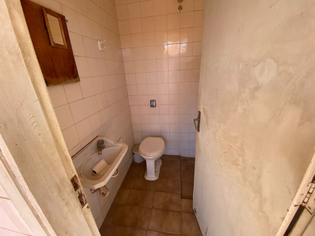 Casa comercial para reforma a 100 metros da Av. Bady atrás da ACIRP $ 550.000,00 Casa comercial para reforma a 100 metros da Av. Bady atrás da ACIRP $ 550.000,00