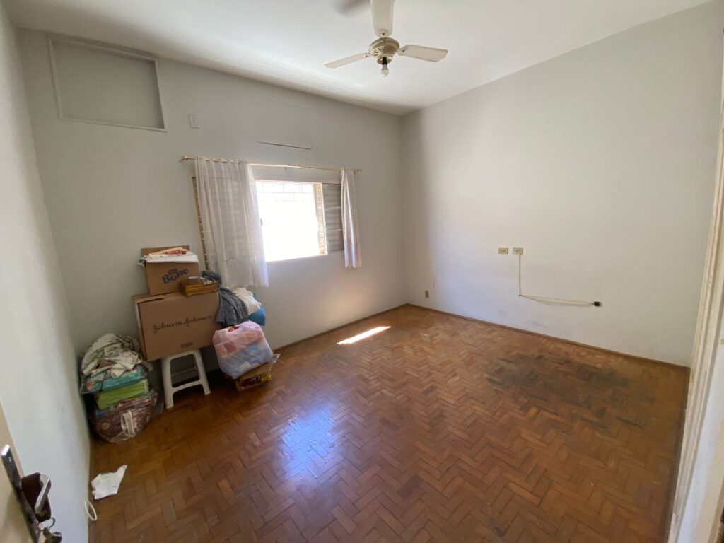 Casa comercial para reforma a 100 metros da Av. Bady atrás da ACIRP $ 550.000,00 Casa comercial para reforma a 100 metros da Av. Bady atrás da ACIRP $ 550.000,00