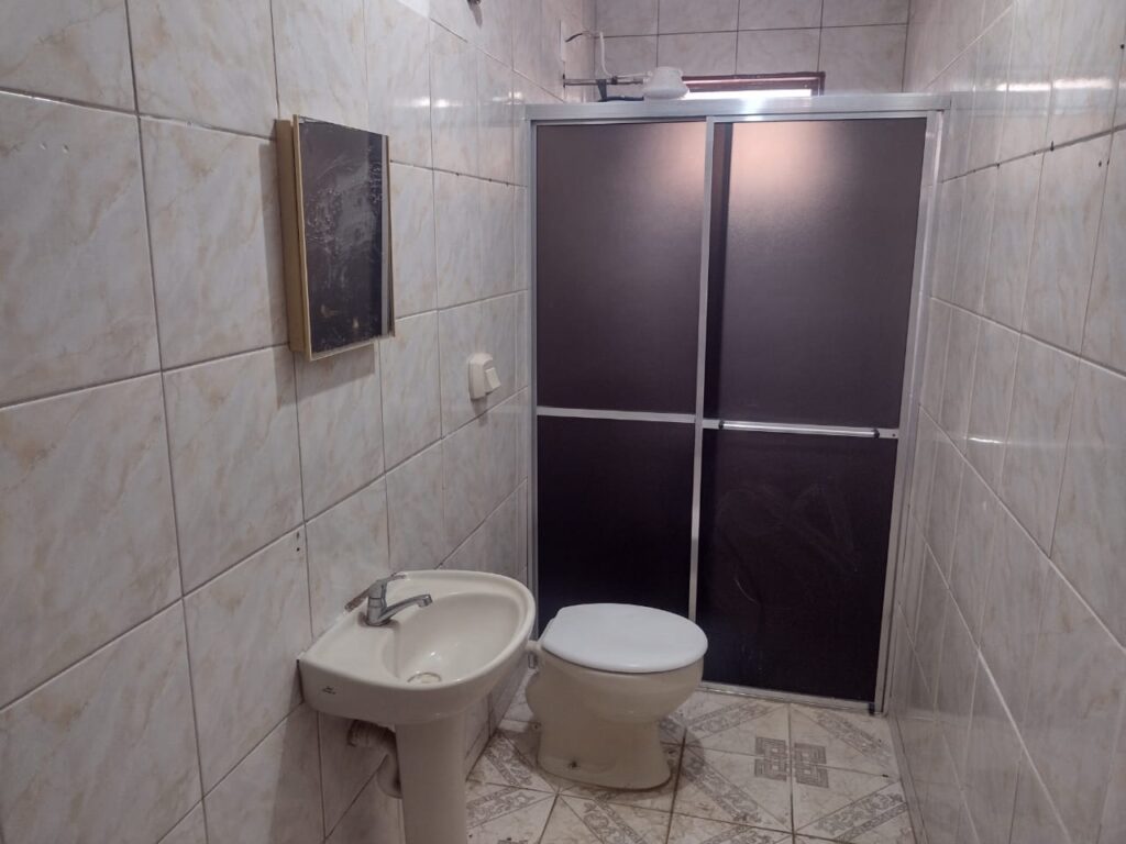 Vende-se ótima casa no Jd, das Oliveiras $ 175.000,00