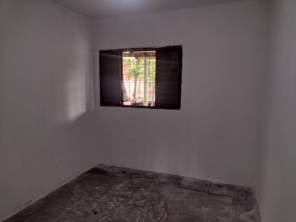 Vende-se ótima casa no Jd, das Oliveiras $ 175.000,00