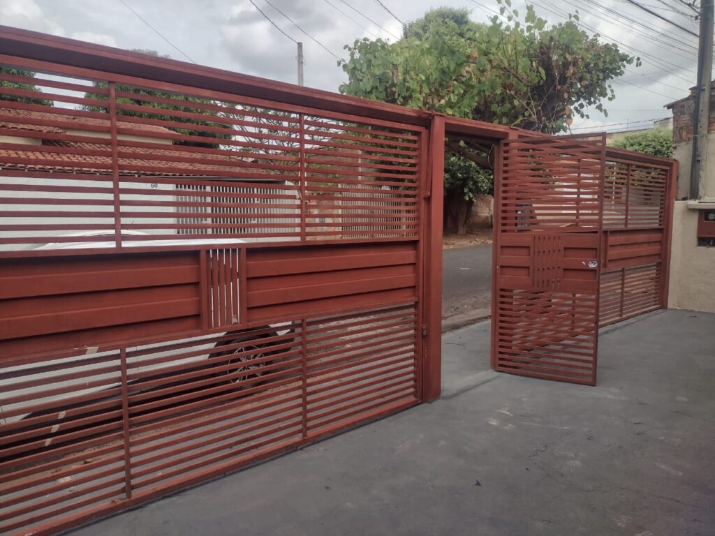 Vende-se ótima casa no Jd, das Oliveiras $ 175.000,00