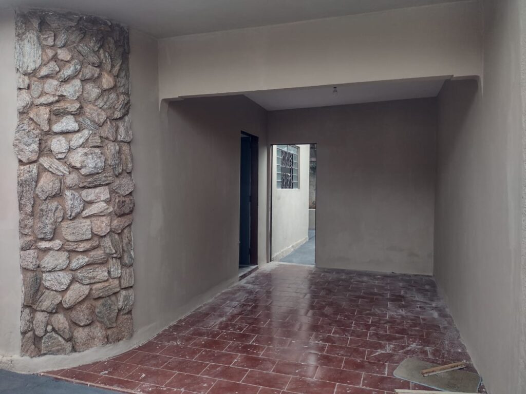 Vende-se ótima casa no Jd, das Oliveiras $ 175.000,00