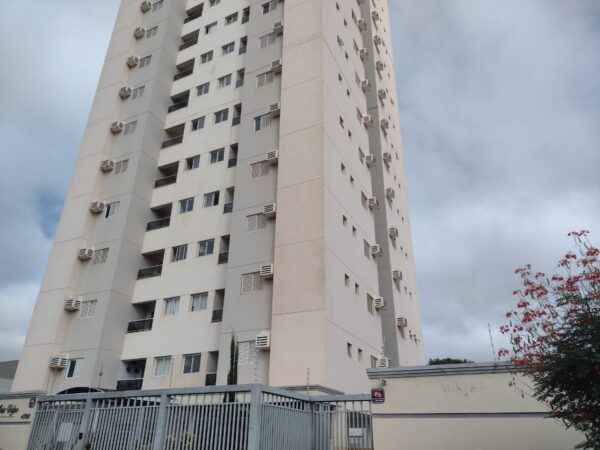 Aluga-se Apto c/ elevador de 2 dormitórios 2 garagens $ 1.500,00