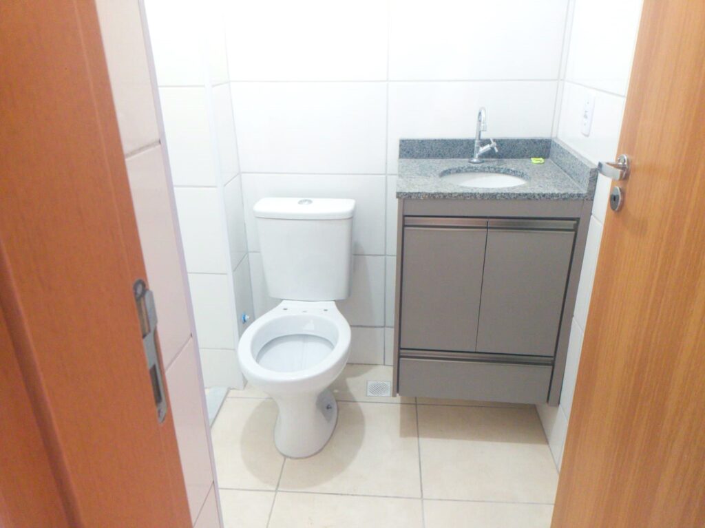 Vende-se apto novo 2 dormitórios c/ elevador $ 299.000,00