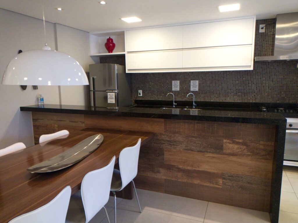 Vende-se Apto Próximo ao Iguatemi de 3 dormitórios $ 750.000,00