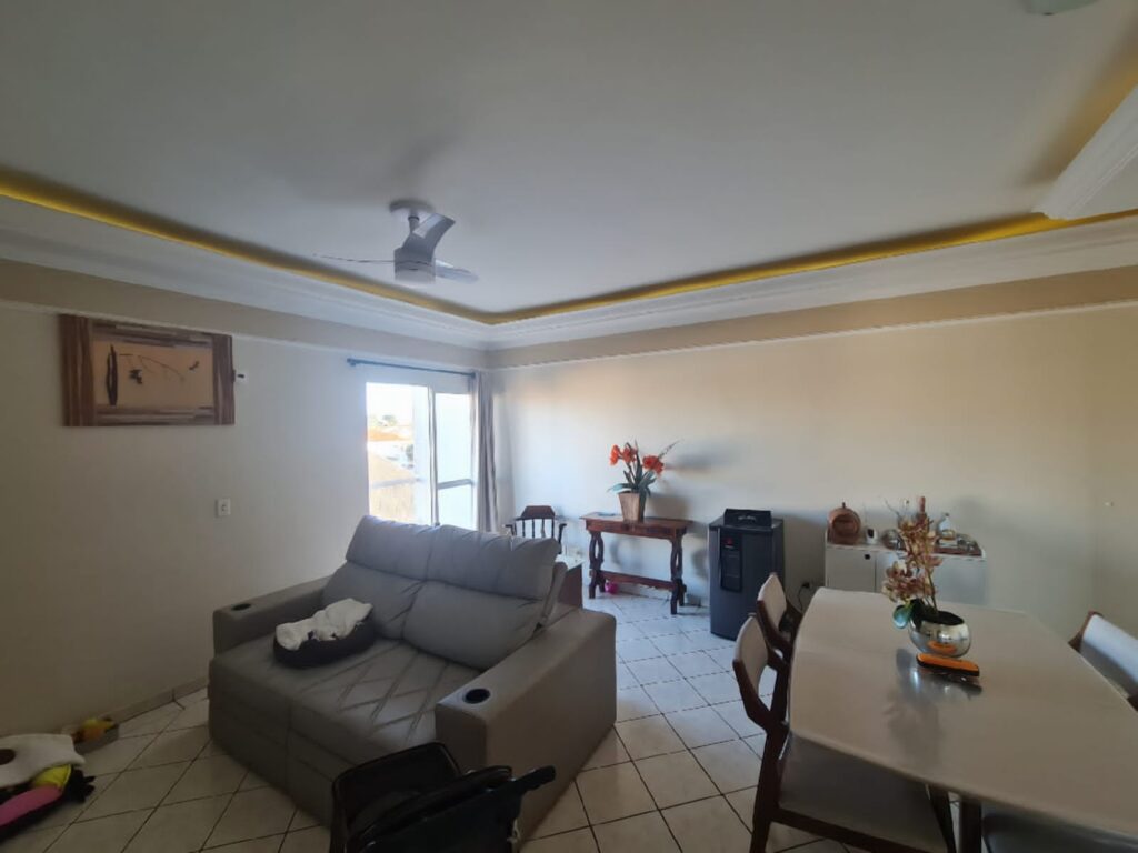 Vende-se Apto no Bairro Quinta das Paineiras $ 325.000,00