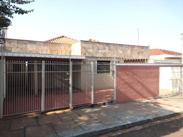 Vende-se casa comercial na Vila Maceno $ 395.000,00