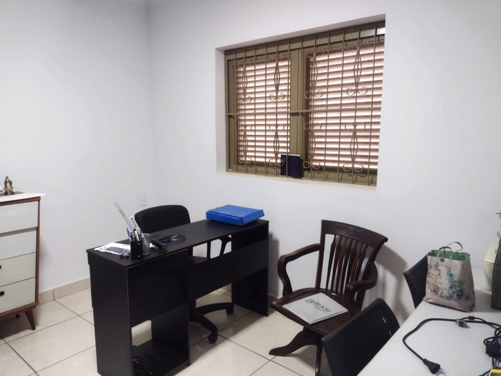 Vende-se casa comercial na Vila Maceno $ 395.000,00