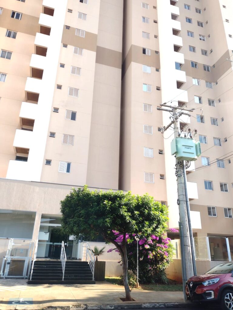 Vende-se apto 2 dormitórios c/ elevador próximo ao Plaza Shopping $ 375.000,00