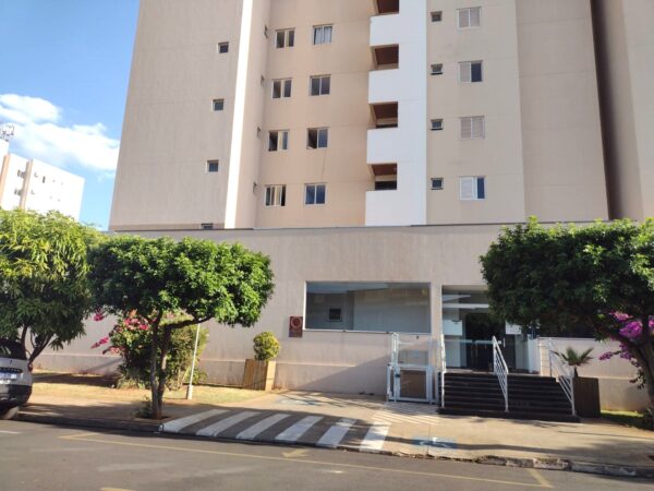 Vende-se apto 2 dormitórios c/ elevador próximo ao Plaza Shopping $ 375.000,00