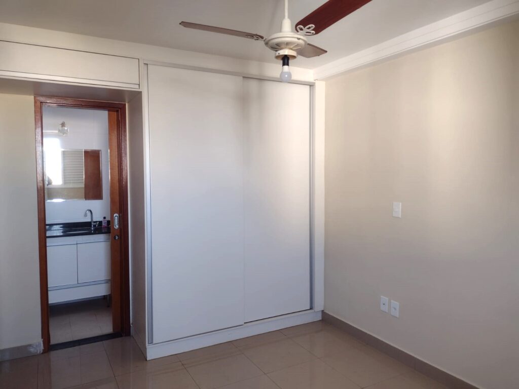 Vende-se apto 2 dormitórios c/ elevador próximo ao Plaza Shopping $ 375.000,00