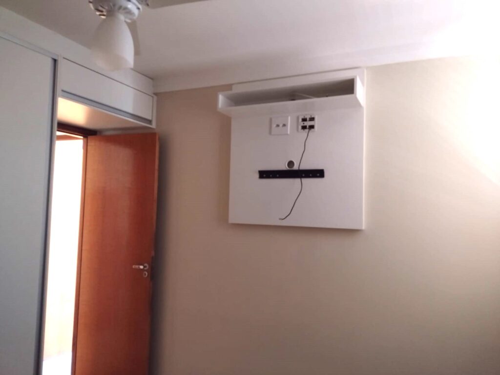 Vende-se apto 2 dormitórios c/ elevador próximo ao Plaza Shopping $ 375.000,00