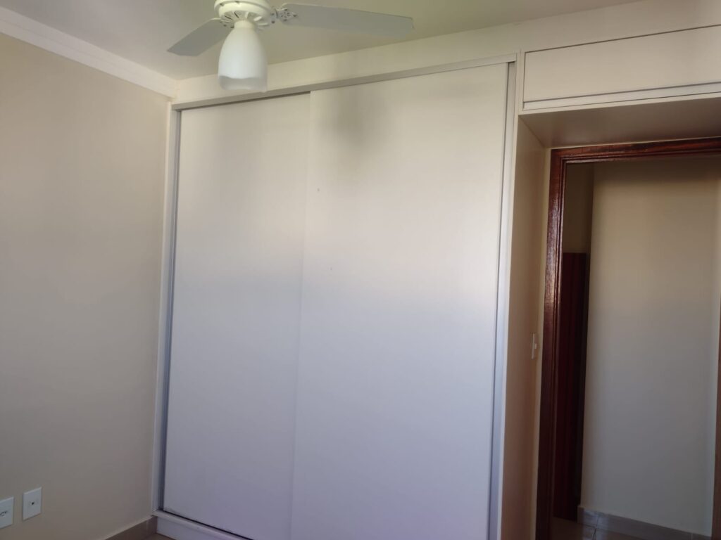 Vende-se apto 2 dormitórios c/ elevador próximo ao Plaza Shopping $ 375.000,00