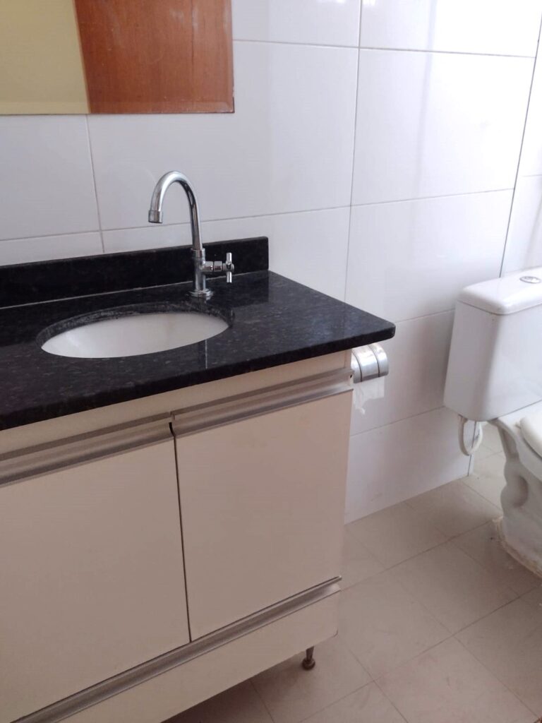 Vende-se apto 2 dormitórios c/ elevador próximo ao Plaza Shopping $ 375.000,00