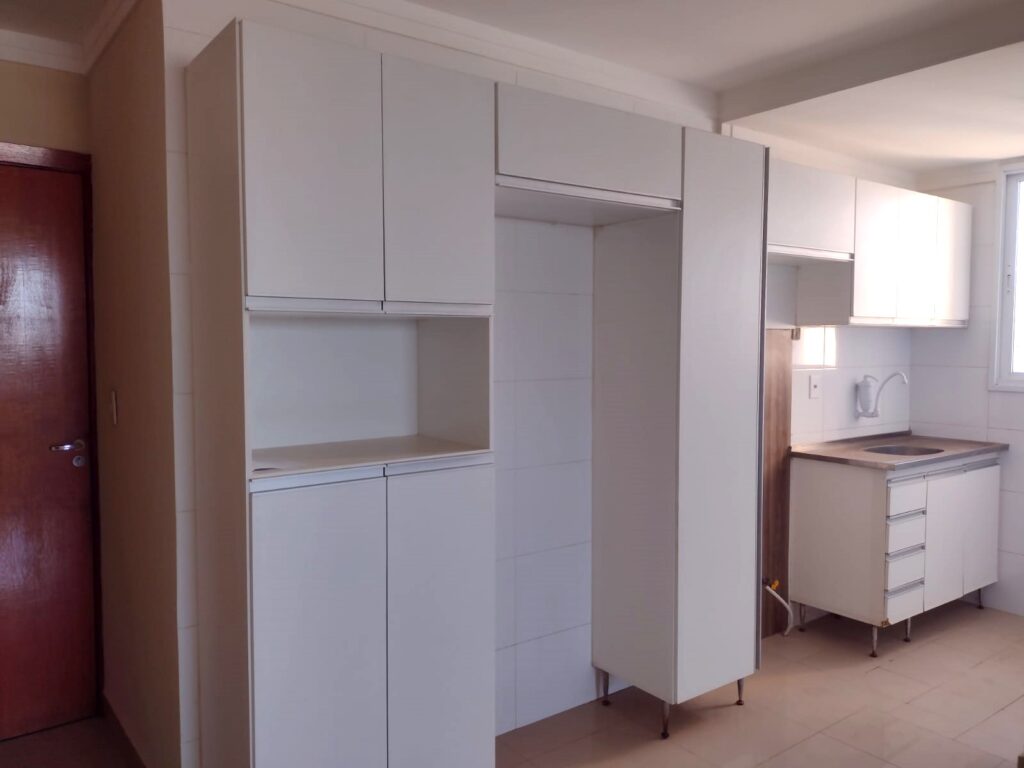 Vende-se apto 2 dormitórios c/ elevador próximo ao Plaza Shopping $ 375.000,00