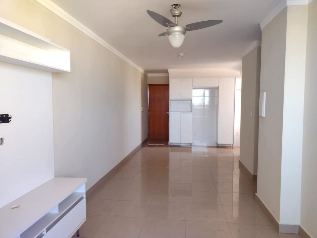 Vende-se apto 2 dormitórios c/ elevador próximo ao Plaza Shopping $ 375.000,00
