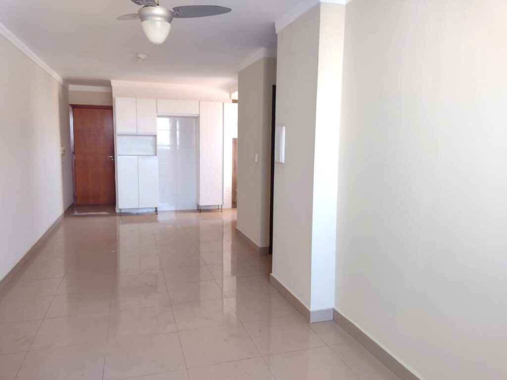 Vende-se apto 2 dormitórios c/ elevador próximo ao Plaza Shopping $ 375.000,00