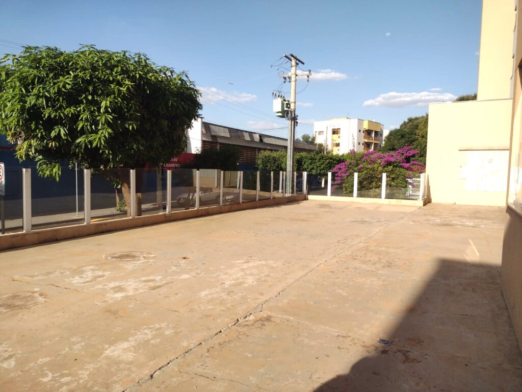 Vende-se apto 2 dormitórios c/ elevador próximo ao Plaza Shopping $ 375.000,00