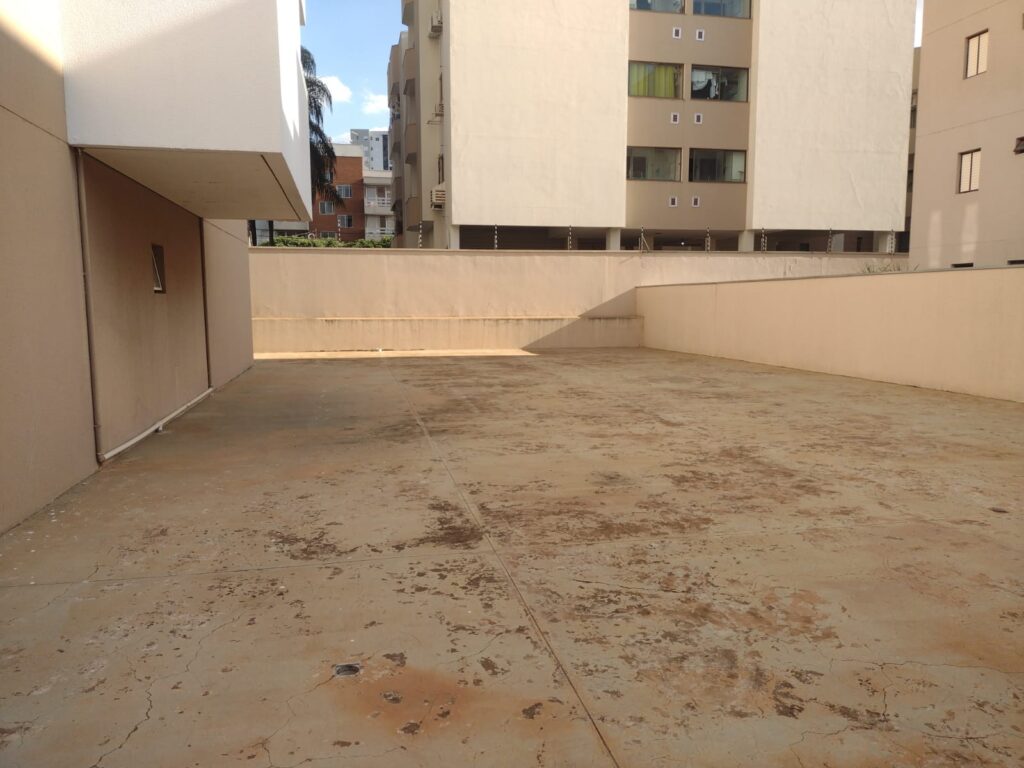 Vende-se apto 2 dormitórios c/ elevador próximo ao Plaza Shopping $ 375.000,00