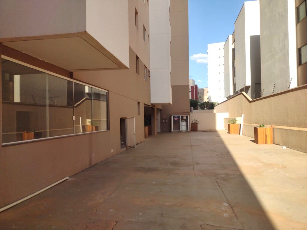 Vende-se apto 2 dormitórios c/ elevador próximo ao Plaza Shopping $ 375.000,00