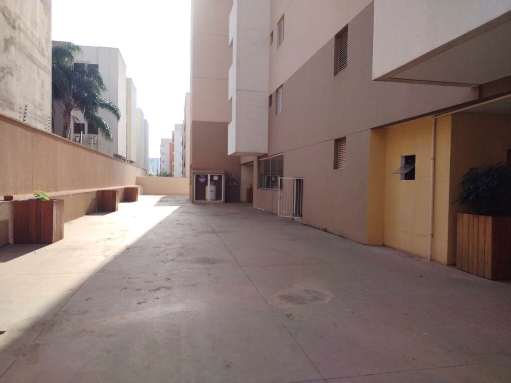 Vende-se apto 2 dormitórios c/ elevador próximo ao Plaza Shopping $ 375.000,00