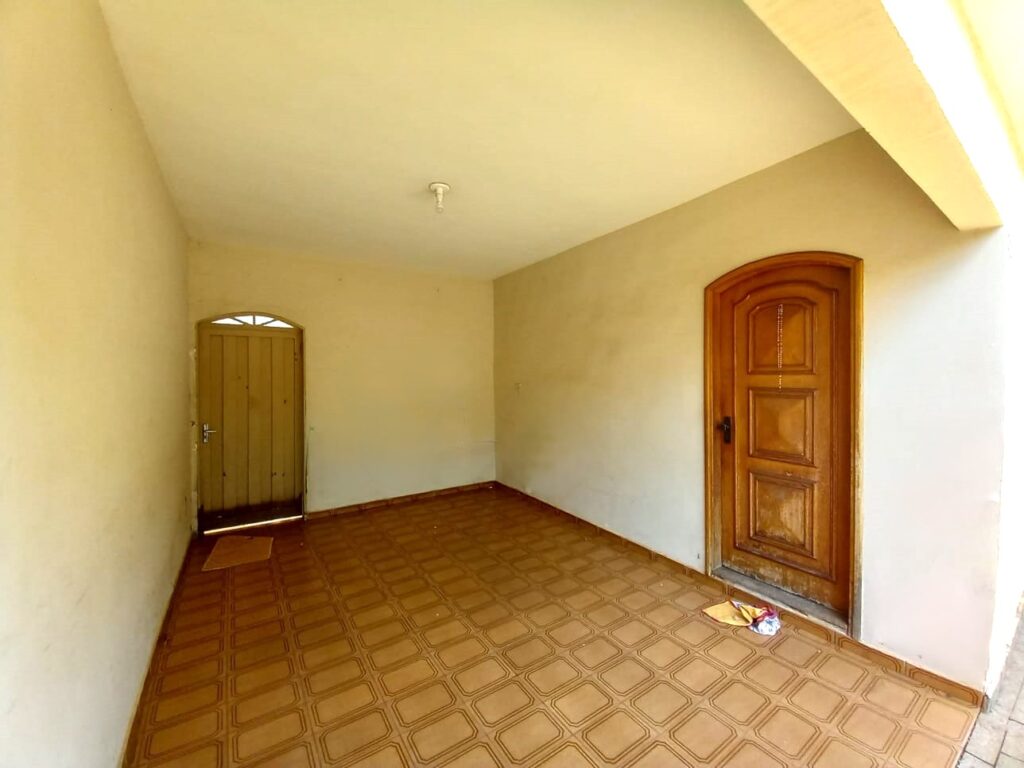 Vende-se casa com edícula no Parque Industrial $ 270.000,00