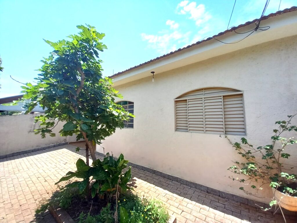 Vende-se casa com edícula no Parque Industrial $ 270.000,00