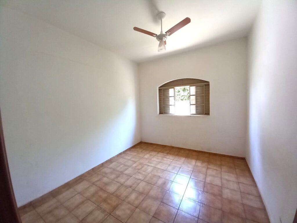 Vende-se casa com edícula no Parque Industrial $ 270.000,00
