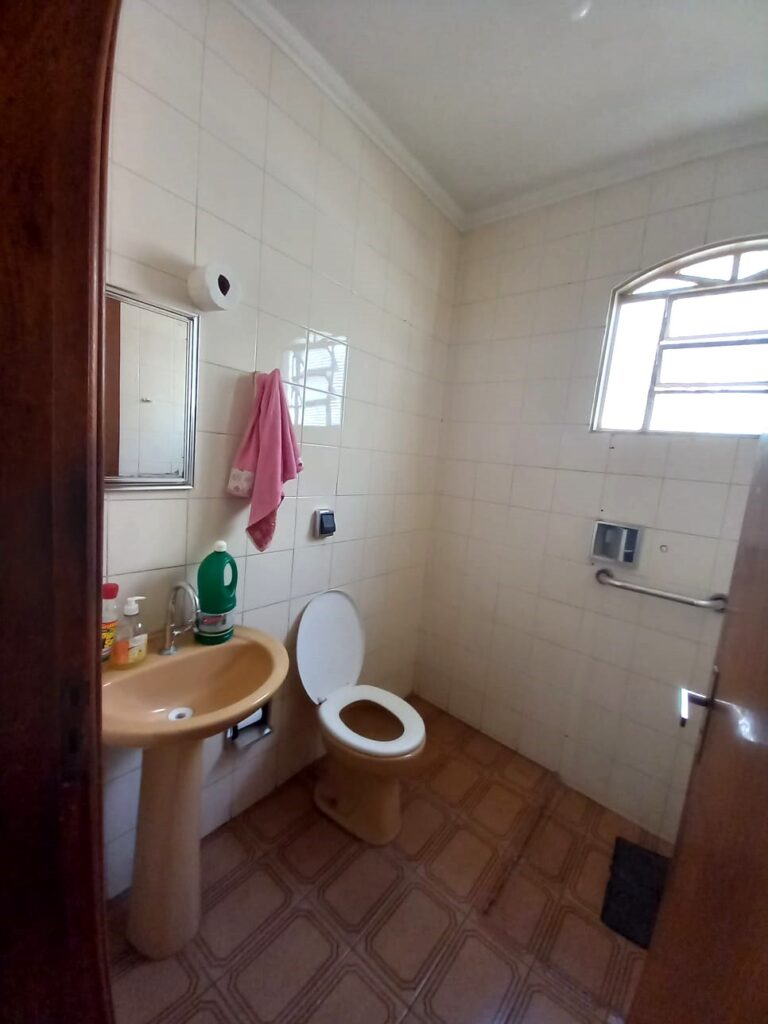 Vende-se casa com edícula no Parque Industrial $ 270.000,00