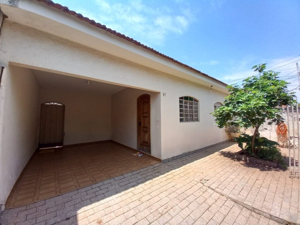 Vende-se casa com edícula no Parque Industrial $ 270.000,00
