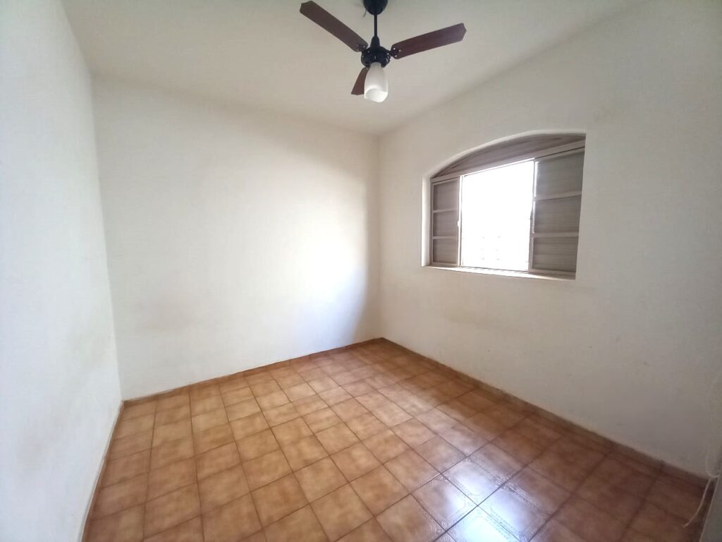 Vende-se casa com edícula no Parque Industrial $ 270.000,00